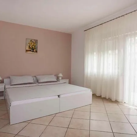 Apartment In Rovinj/Istrien 11701 *